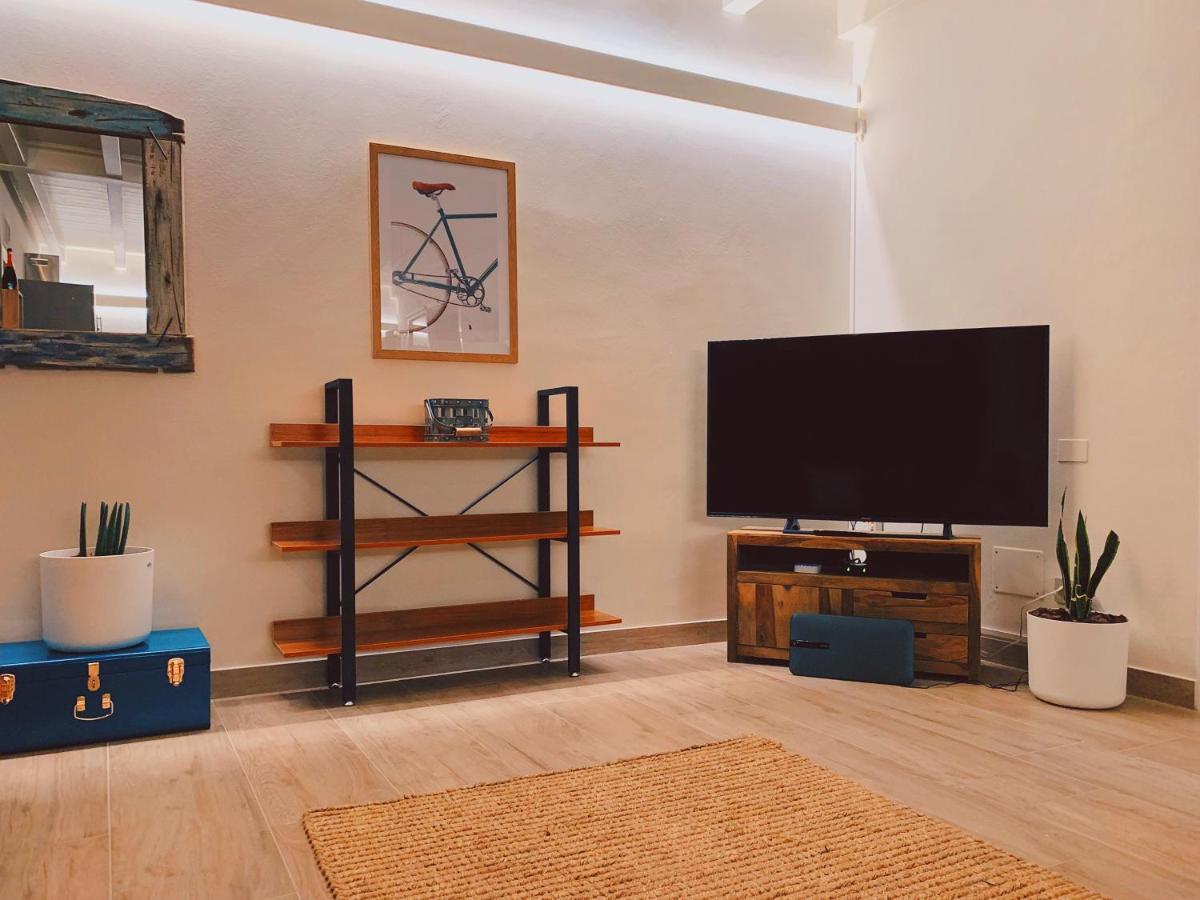 Apartment Charme And Relax With Garden And Swimming Pool Десенцано дел Гарда Екстериор снимка