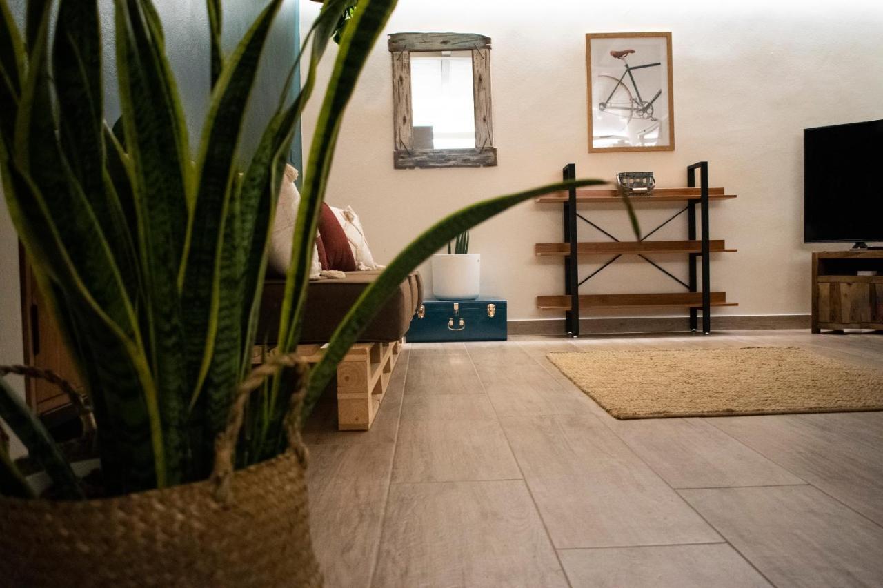 Apartment Charme And Relax With Garden And Swimming Pool Десенцано дел Гарда Екстериор снимка